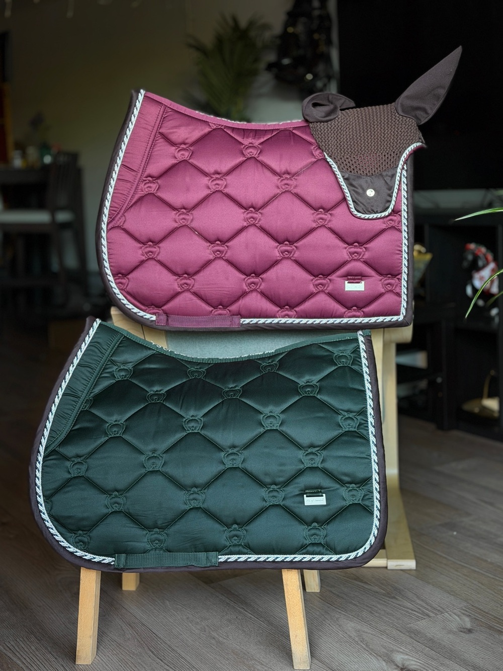 Bundle of two Equestrian Saddle Pads Emerald / Merlot
